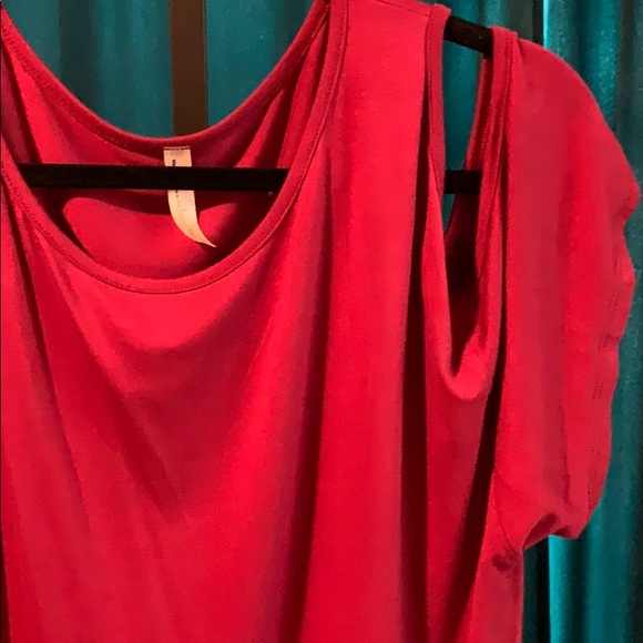 Isaac Lieve open shoulder red off shoulder top. - Picture 2 of 4